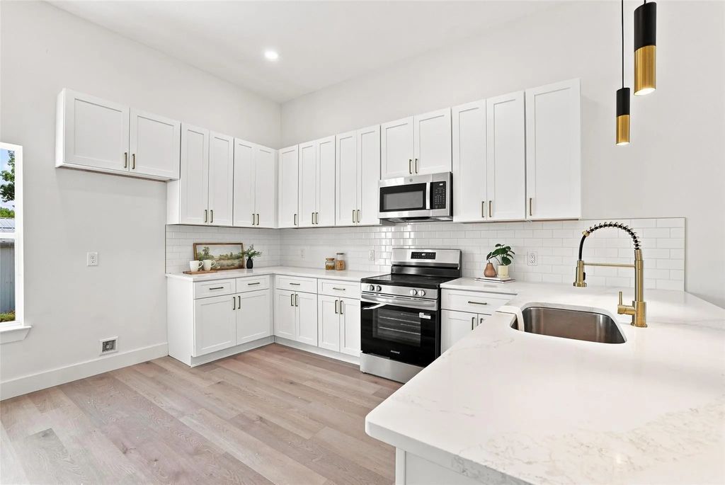 214 D Street, Whitesboro