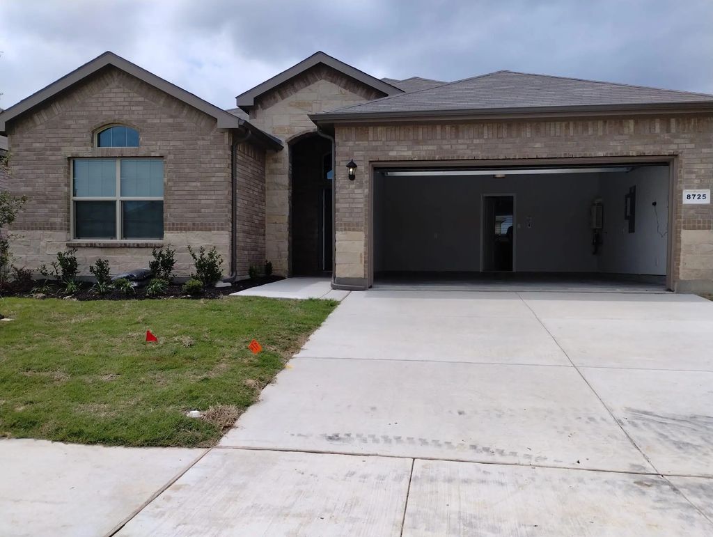 8725 Willowsun Way, Fort Worth