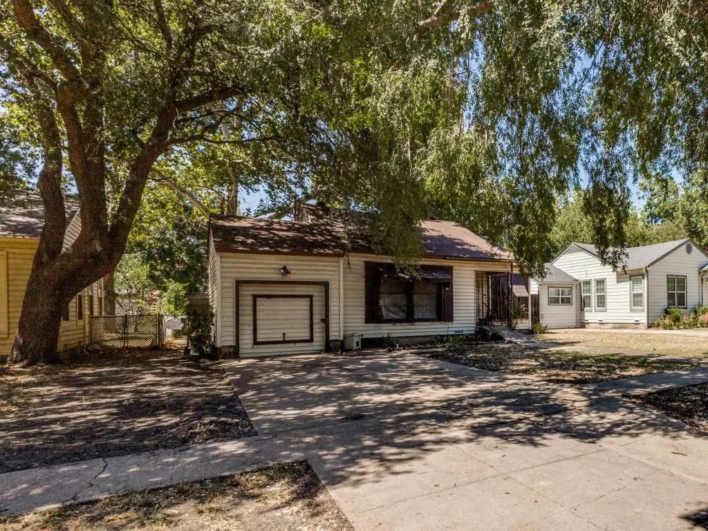 3143 Hedgerow Drive, Dallas