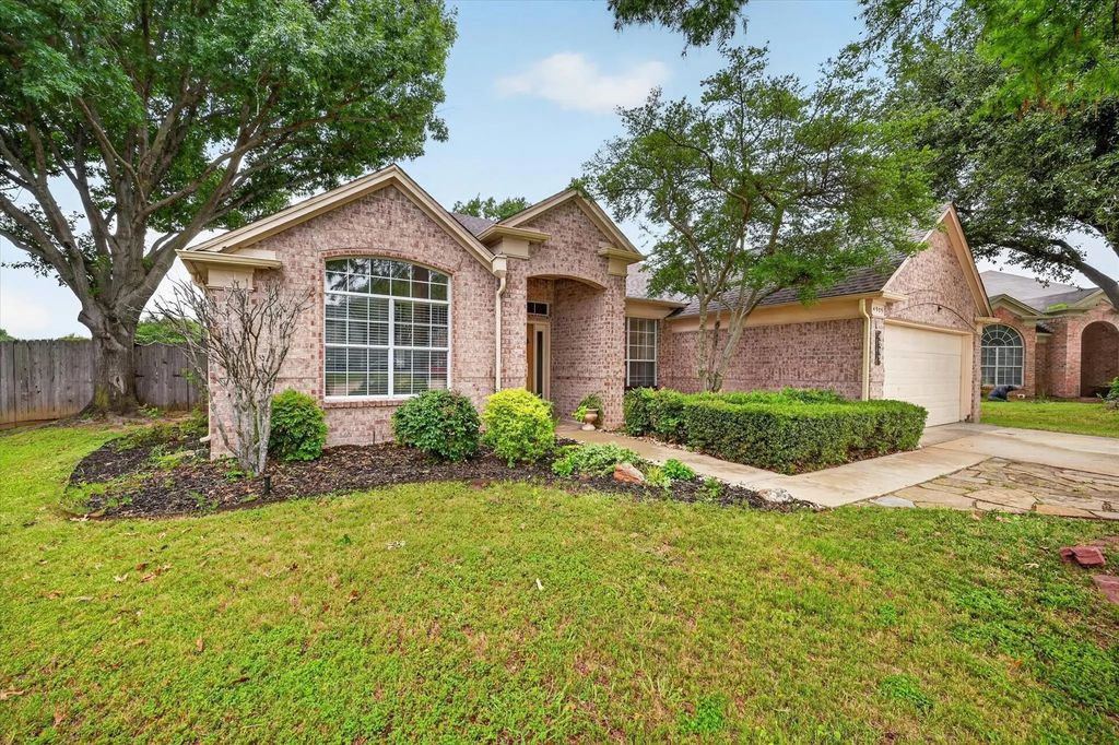 4909 Lansdale Drive, Flower Mound