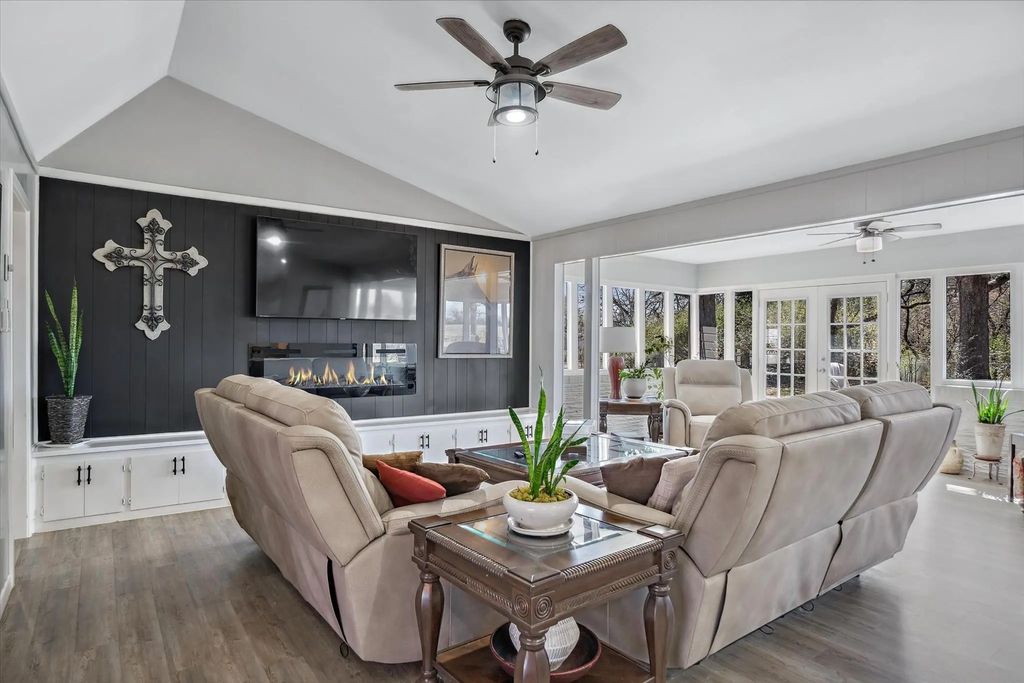 103 Brandon, Edgewood