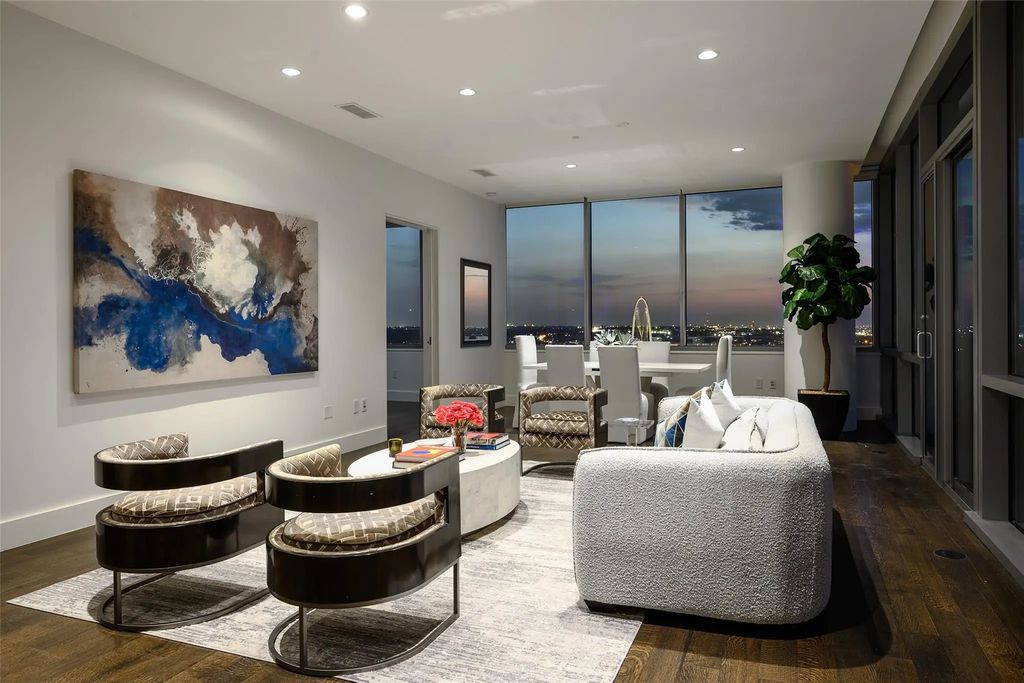 2200 Victory Avenue 2007, Dallas