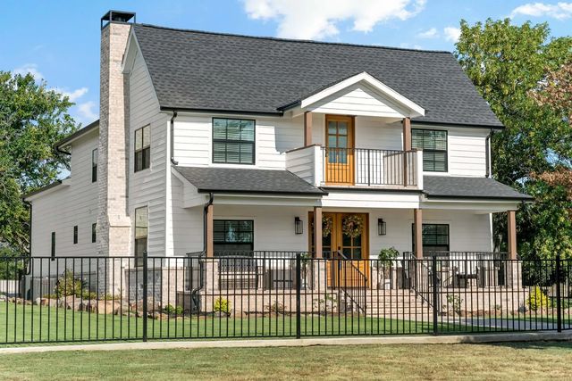 209 Mary Fitch Road, Sherman