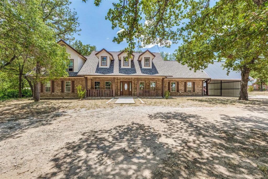 2865 J E Woody Road, Springtown