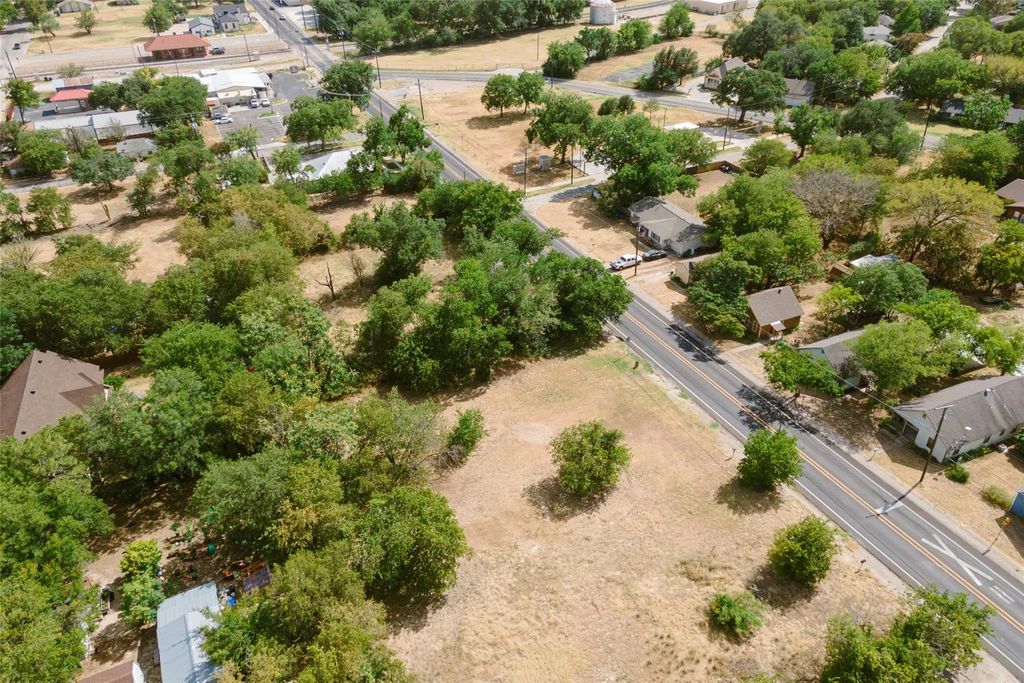 713 N Houston Street, Granbury