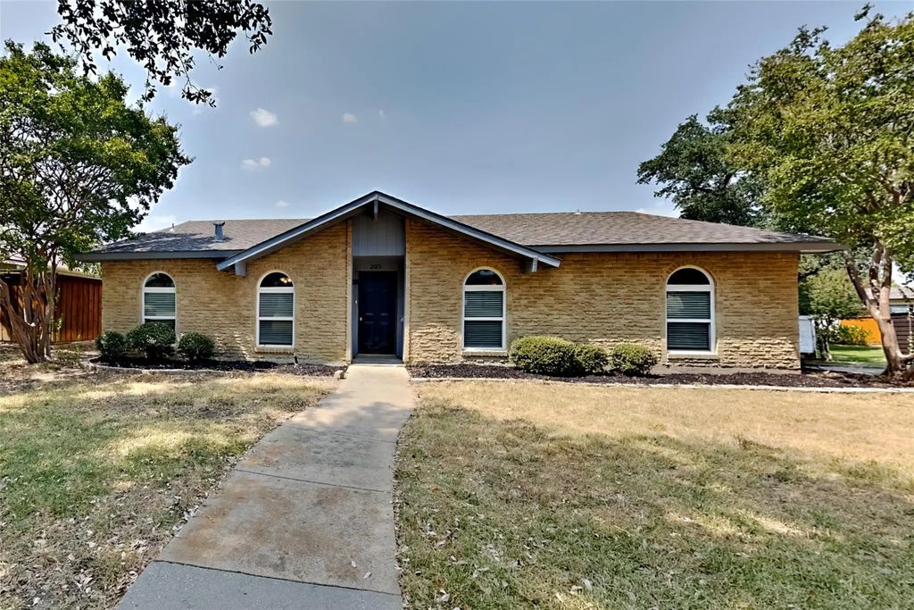 2013 Haymeadow, Carrollton