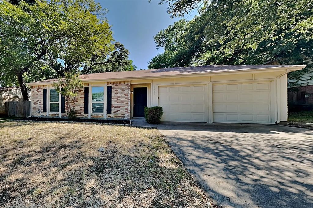 5423 Lansingford Trail, Arlington