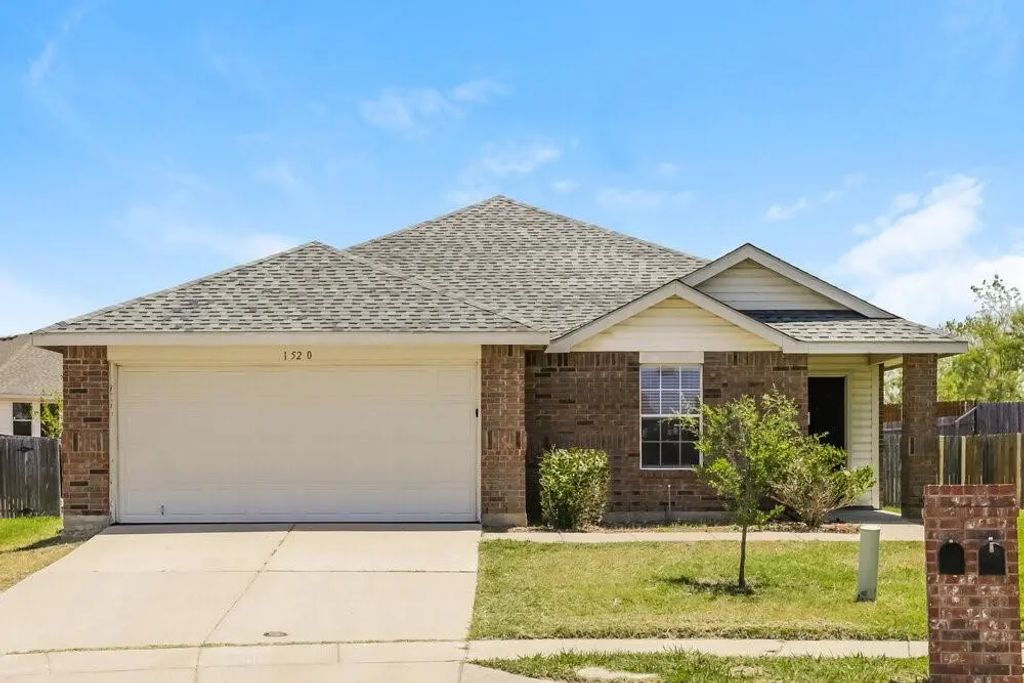 1520 Castle Ridge Road, Fort Worth