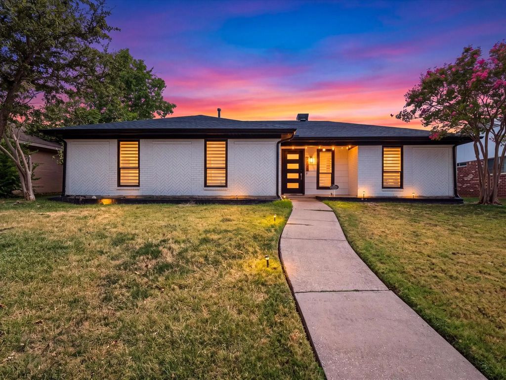 2216 Stonebrook Drive, Carrollton