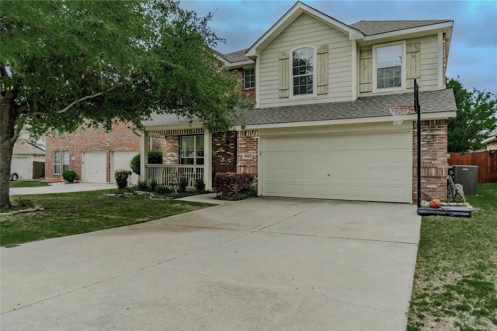 5620 Blanca Court, Fort Worth