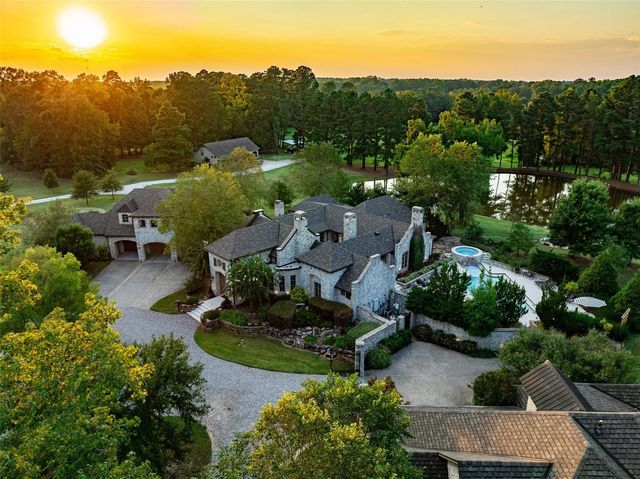 325 Young Road, Hallsville
