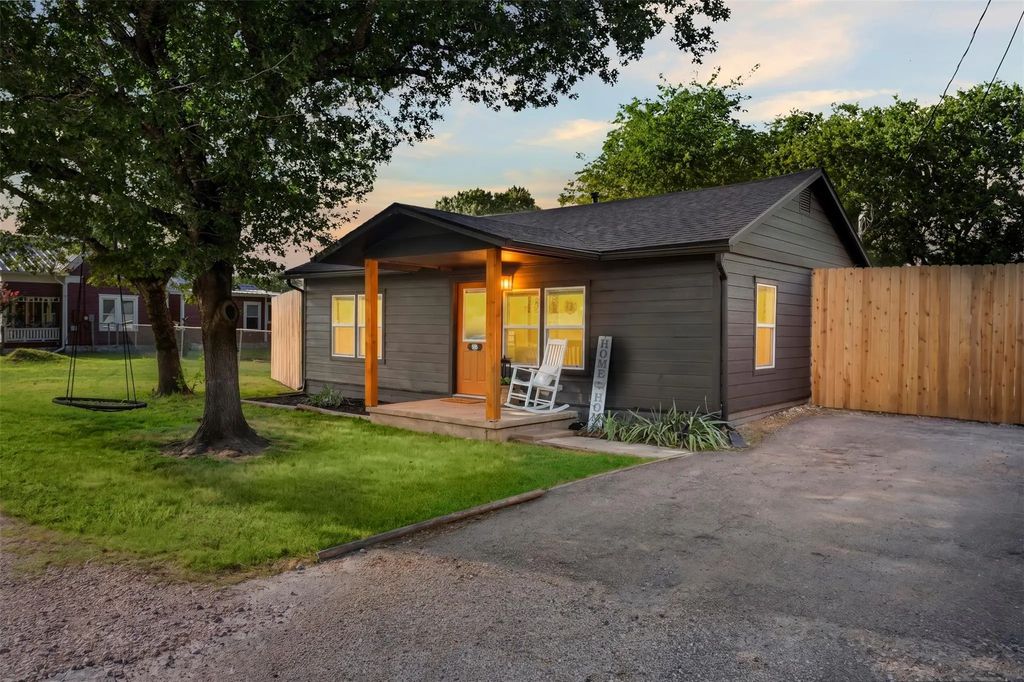 505 E Ross Street, Waxahachie