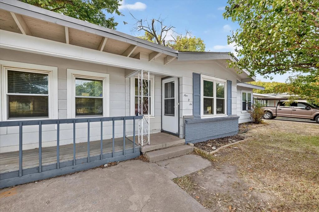 906 Euclid Street, Cleburne