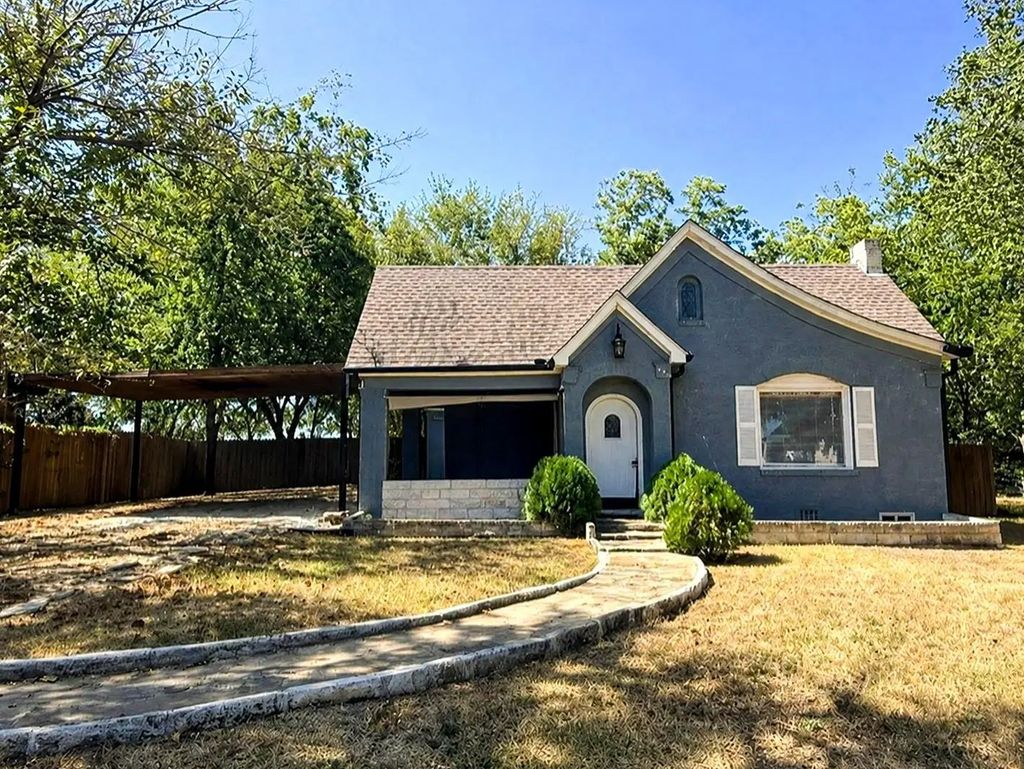 315 W Market Street, Mabank