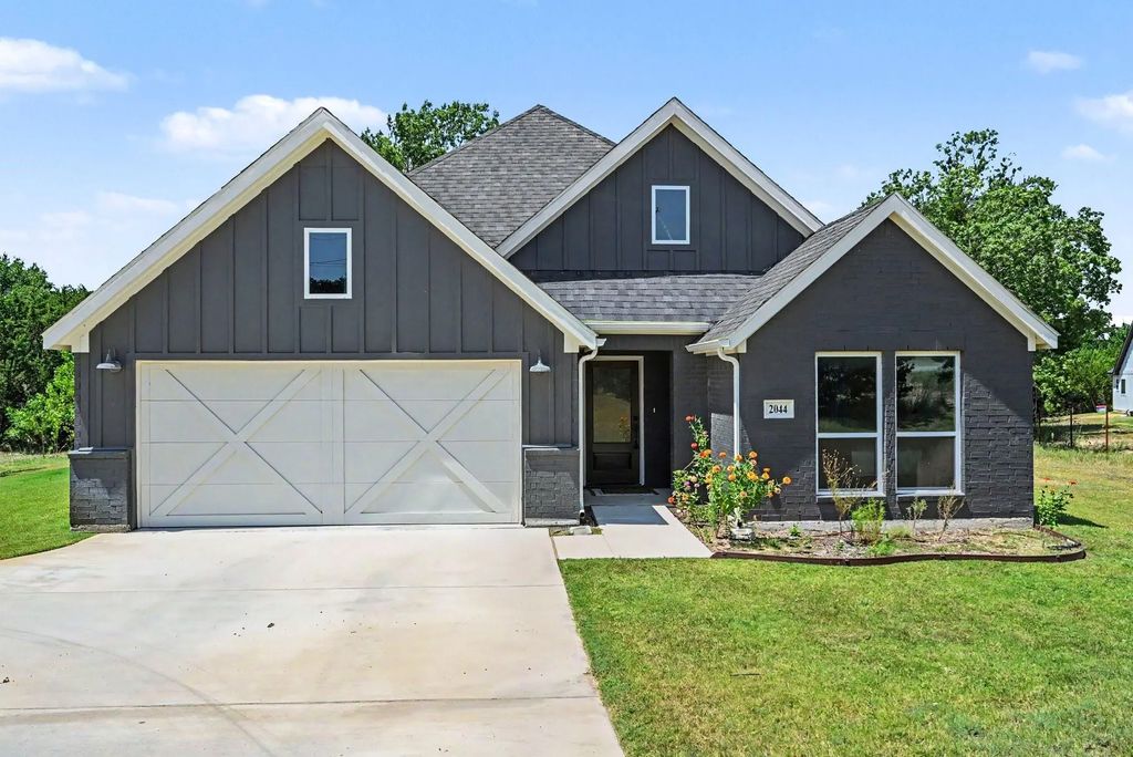 2044 Redemption Drive, Weatherford