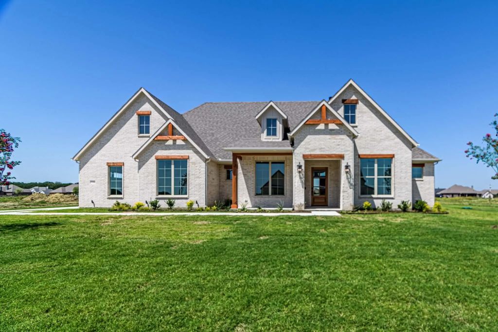 5916 E Sky Hawk Trail, Royse City