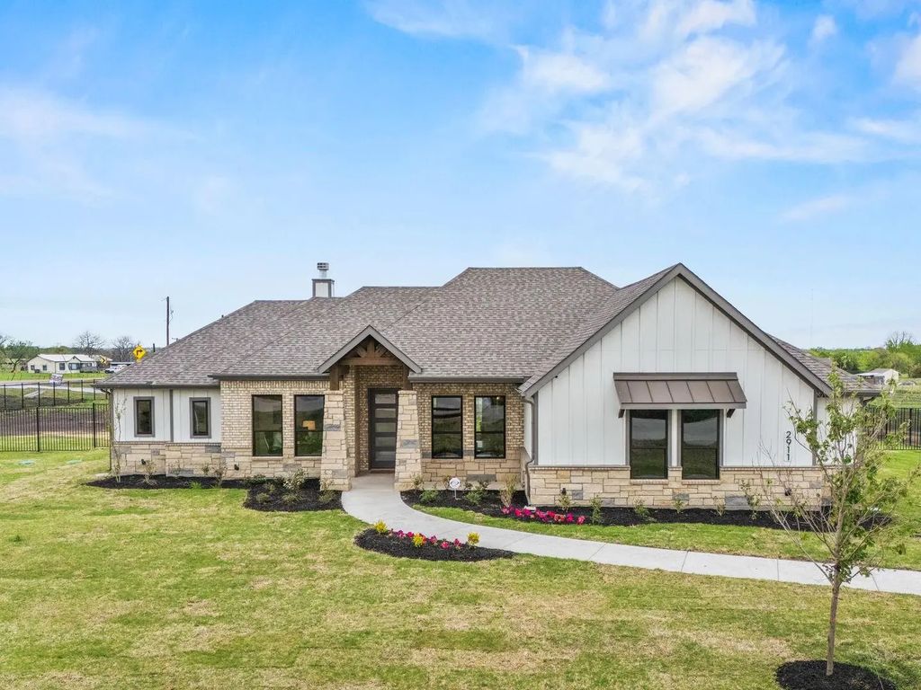 2911 Stella Rose Court, Waxahachie