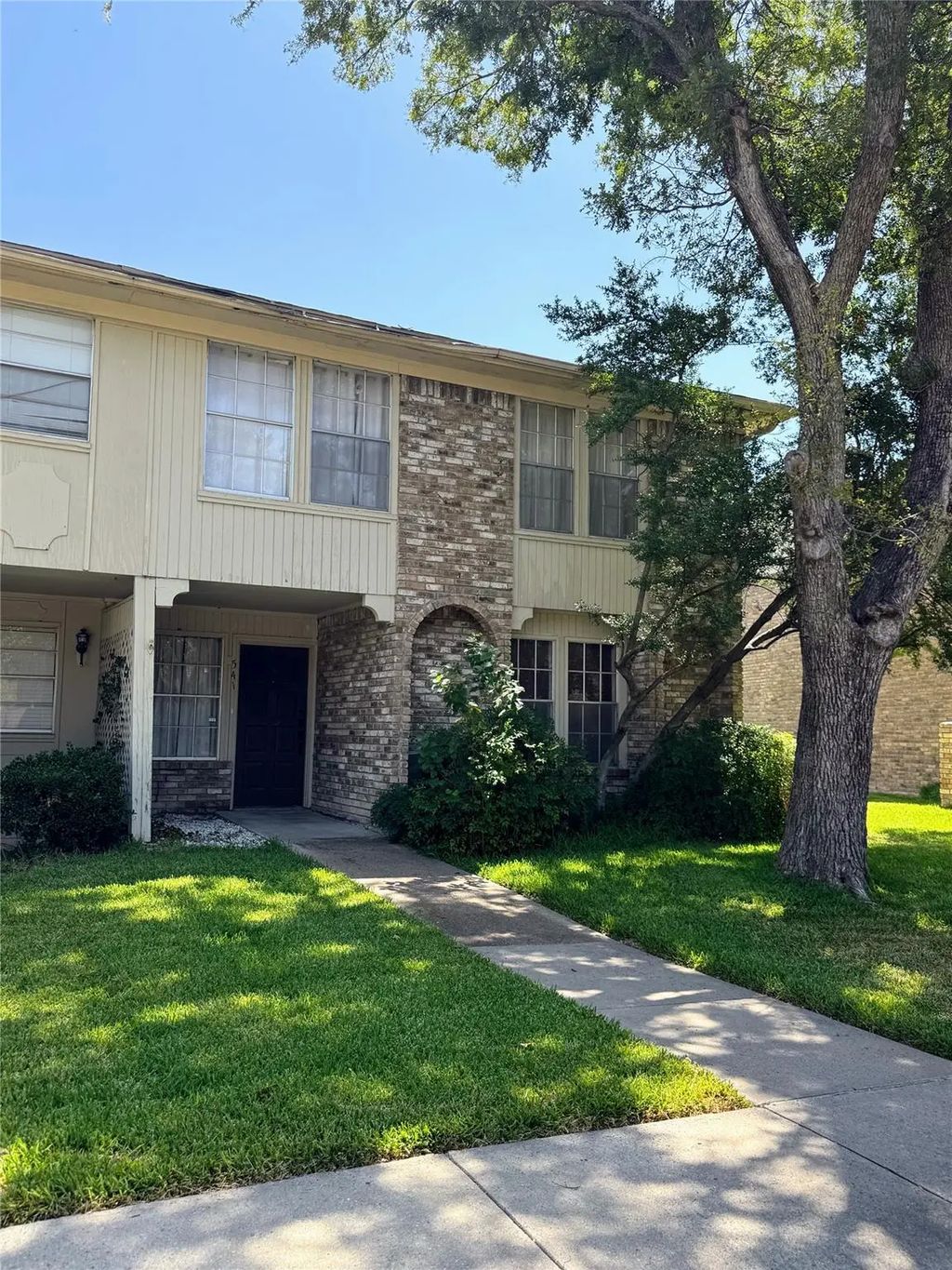 541 Towne House Lane, Richardson