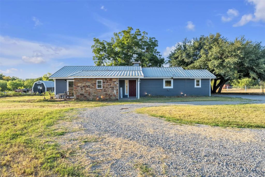 4080 Pleasant Valley Road, Mineral Wells