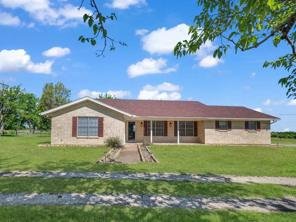 5108 Woodard Avenue, Cleburne