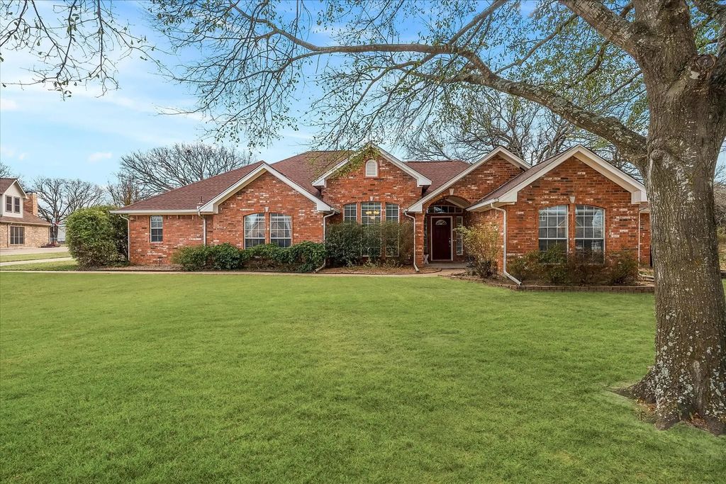 1025 Oak Hollow Lane, Combine