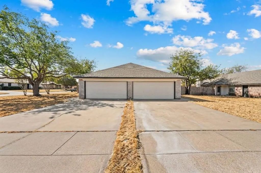 7712 Brandi Place, North Richland Hills