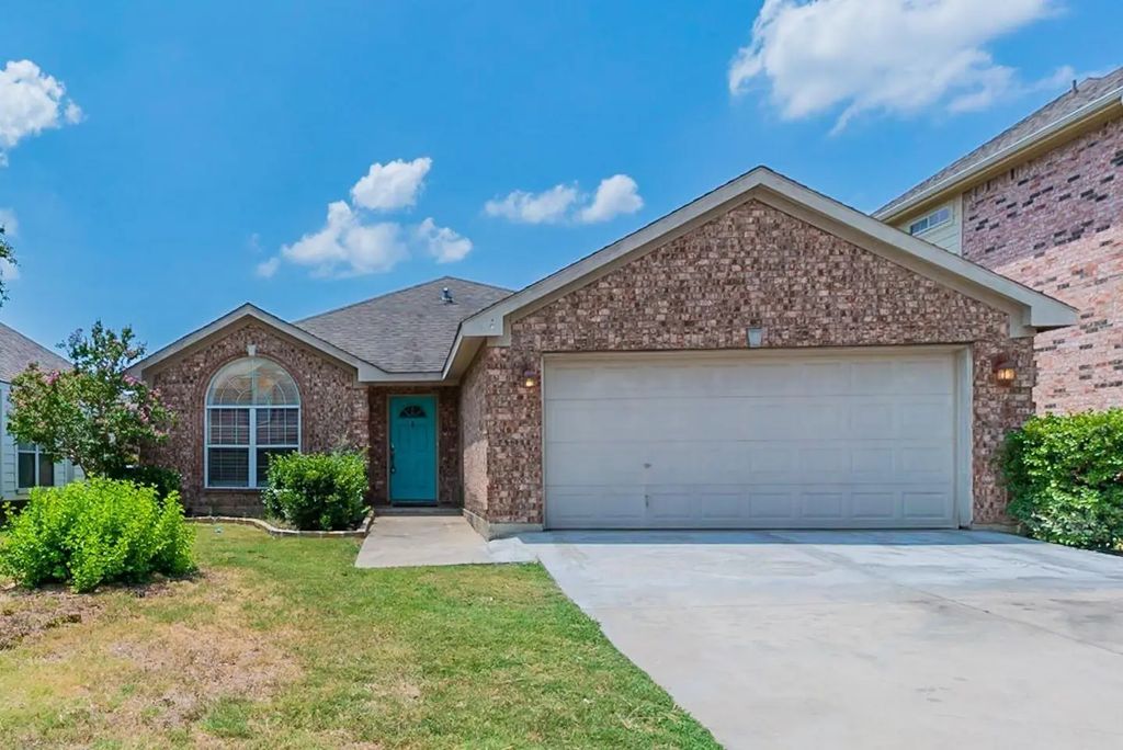 8741 Lariat Circle, Fort Worth