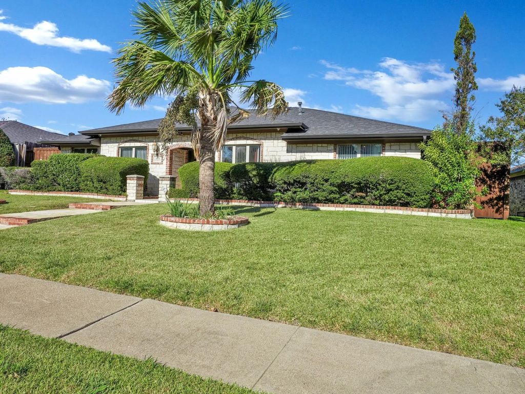 3015 Kensington Drive, Mesquite