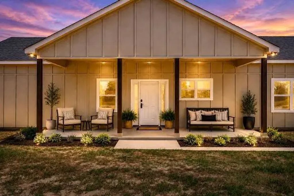135 Private Road 5111, Grand Saline