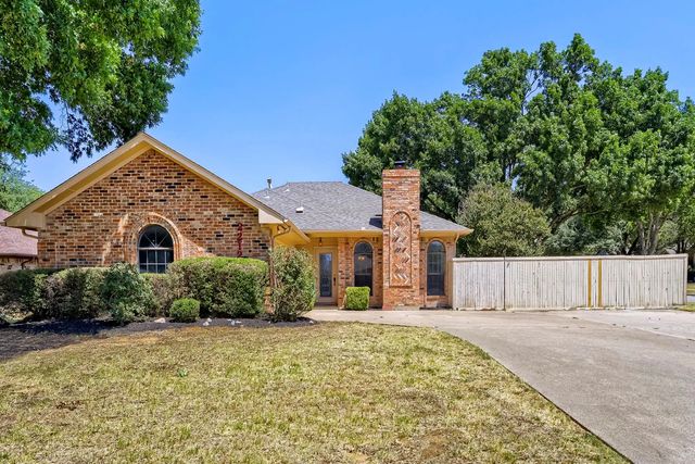2212 Oak Bluff Drive, Flower Mound