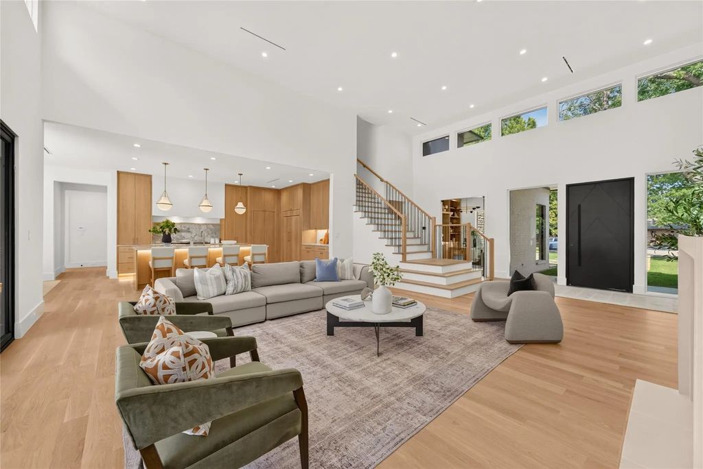 10815 Pinocchio Drive, Dallas