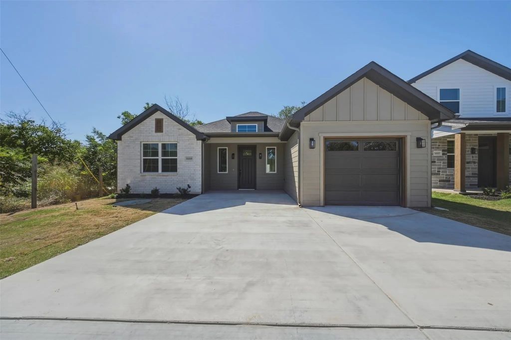 5559 Mercedes Circle, Granbury