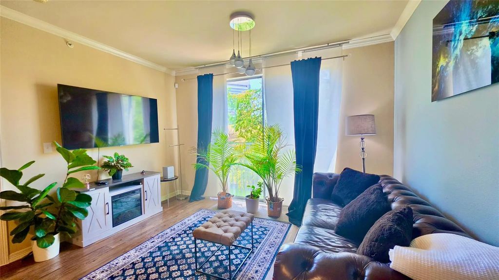 330 Las Colinas Boulevard E 232, Irving