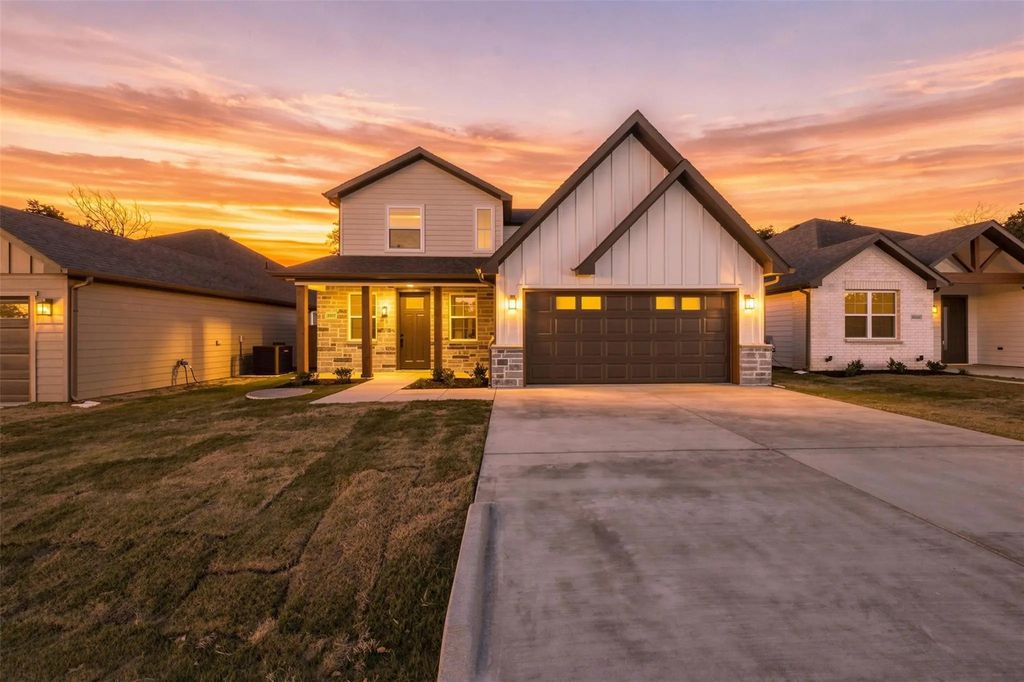 5557 Mercedes Circle, Granbury