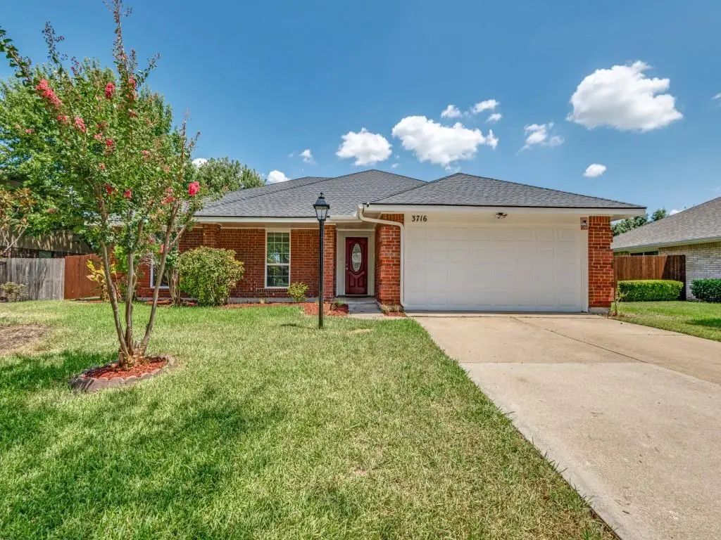 3716 Royal Valley Road, Grand Prairie