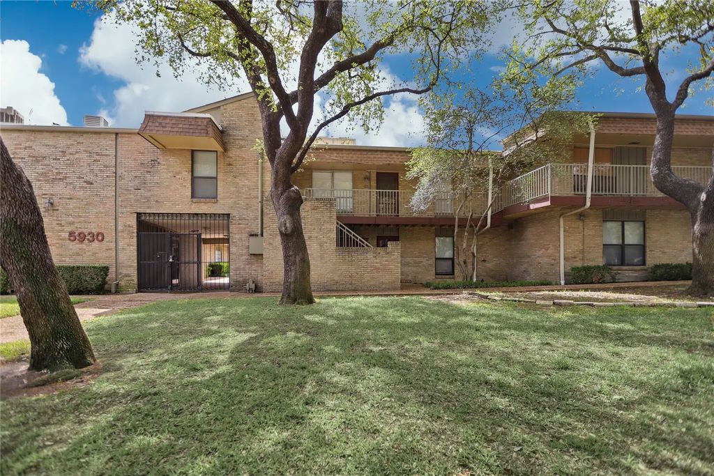 5930 Birchbrook Drive 206, Dallas