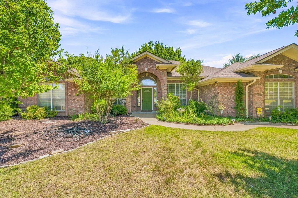 308 Tanglewood Trail, Stephenville