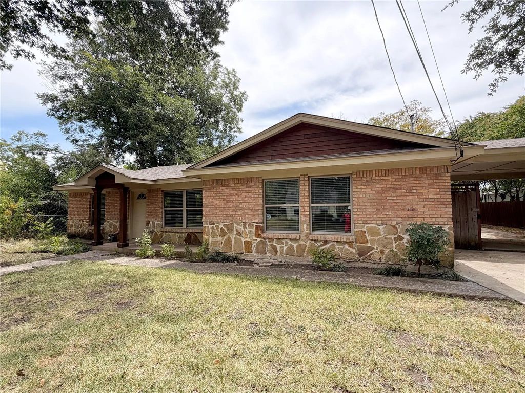 310 E Santa Fe Street, Farmersville