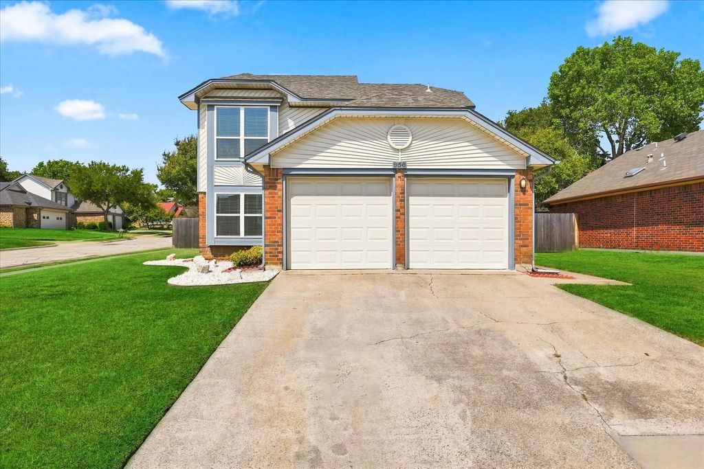 956 Sylvan Creek Drive, Lewisville