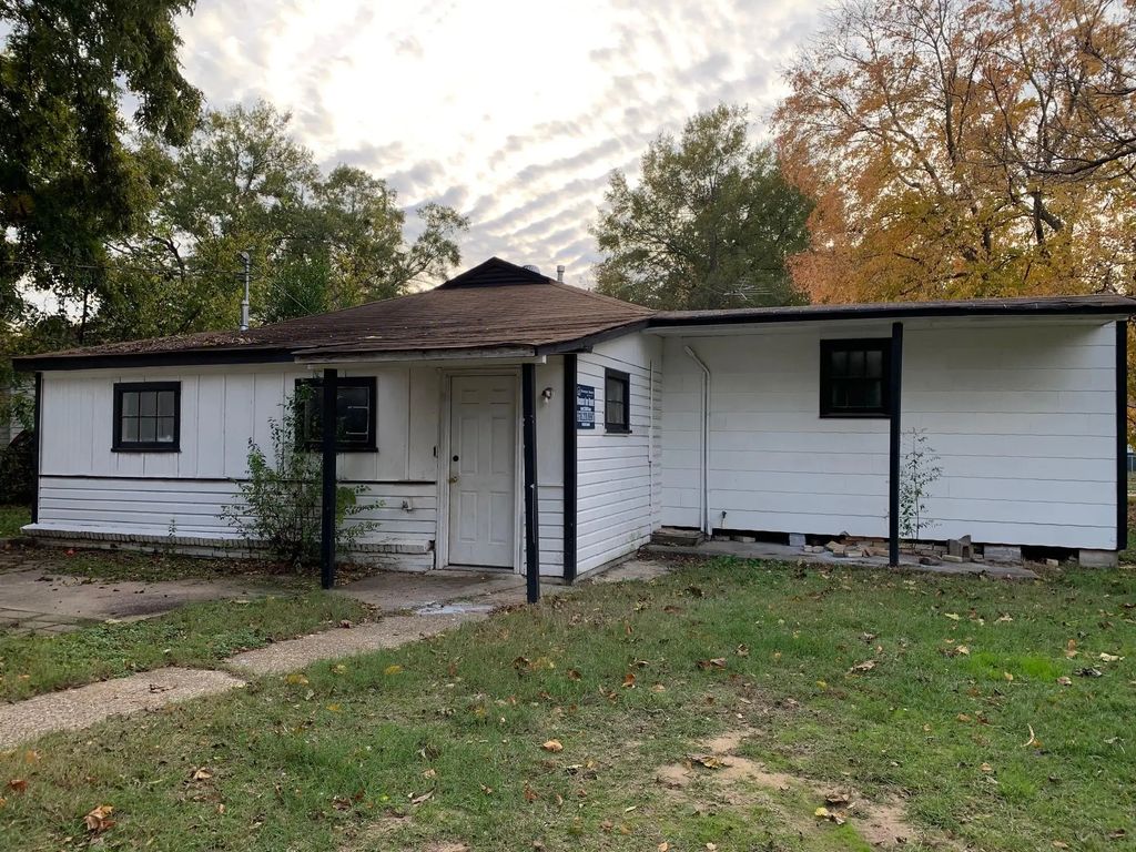 6001 Canal Boulevard, Shreveport