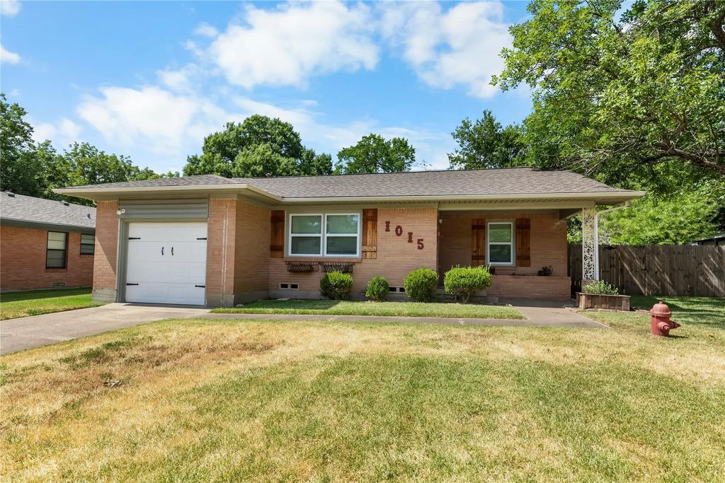 1015 W Sycamore Street, Sherman