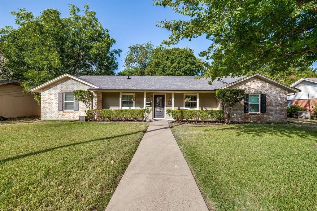 407 Floyd Street, Waxahachie