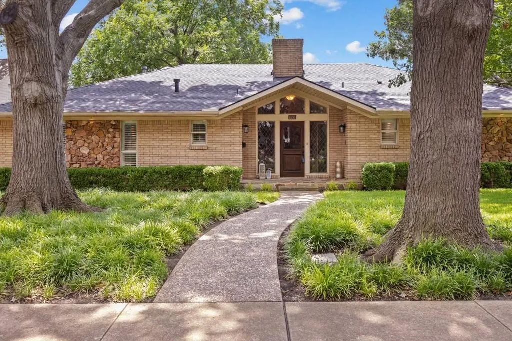 6950 Joyce Way, Dallas