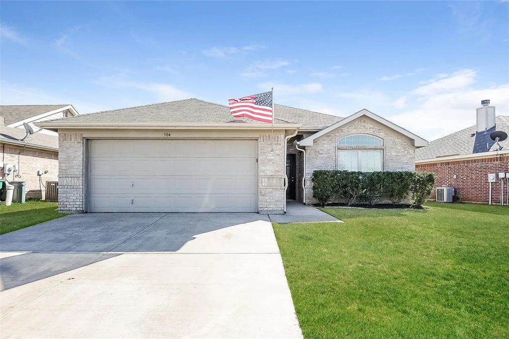304 Sardius Boulevard, Granbury