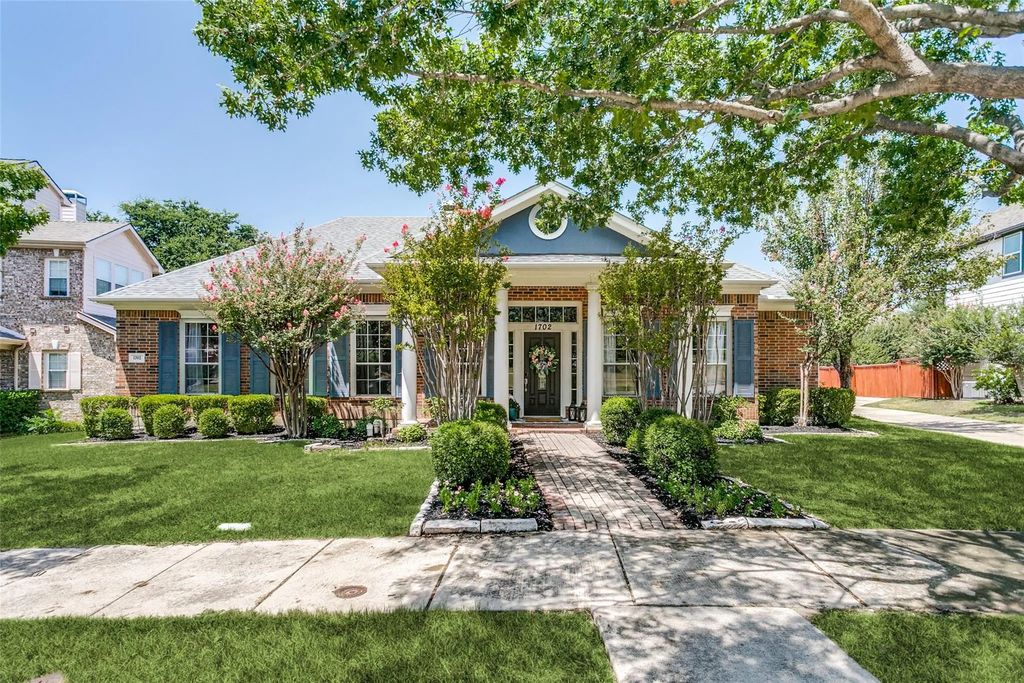 1702 Bluffview Lane, Carrollton