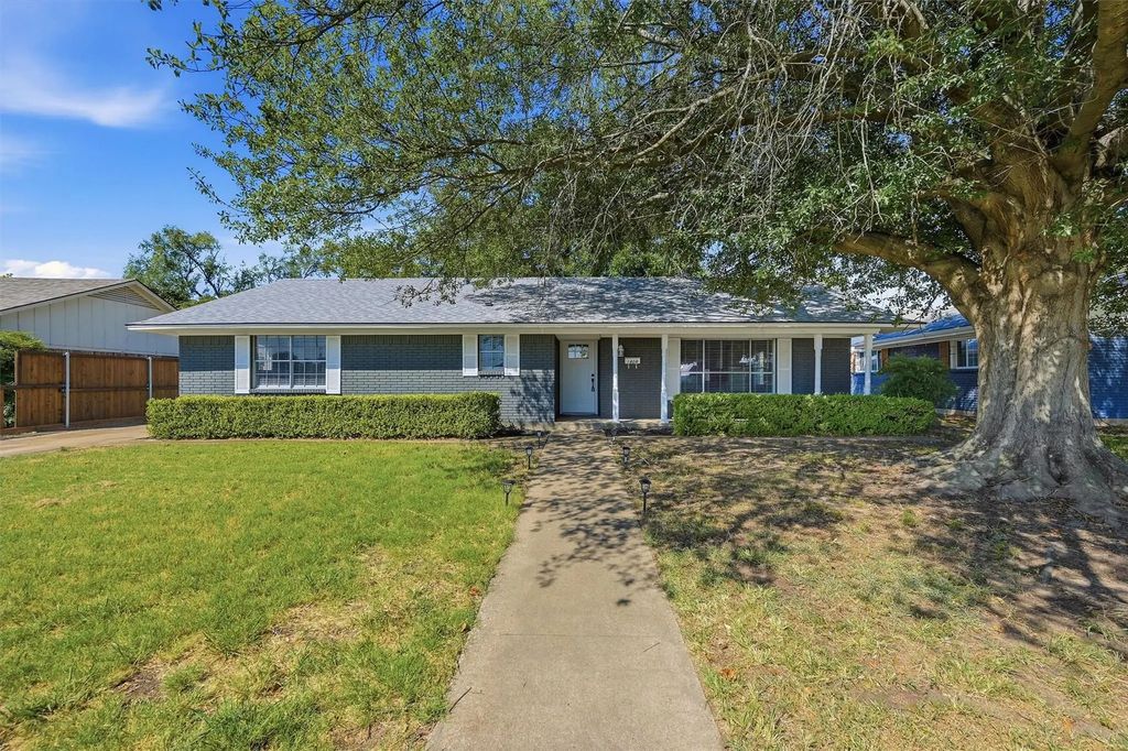 1808 Robin Drive, Sherman