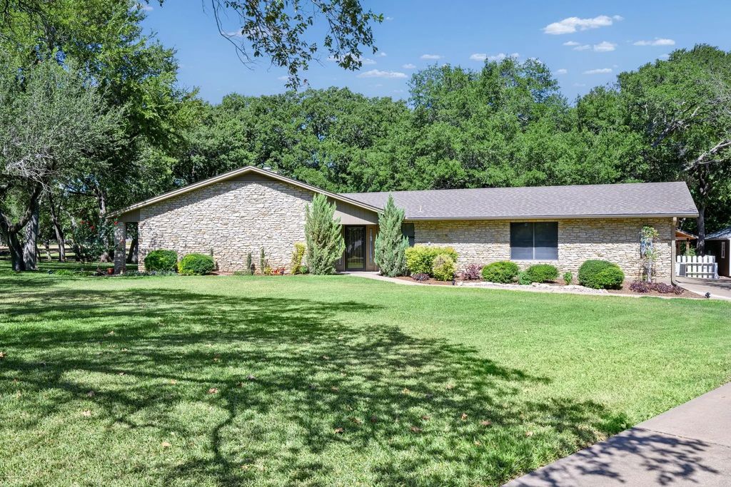 123 Sandra Palmer Street, Stephenville