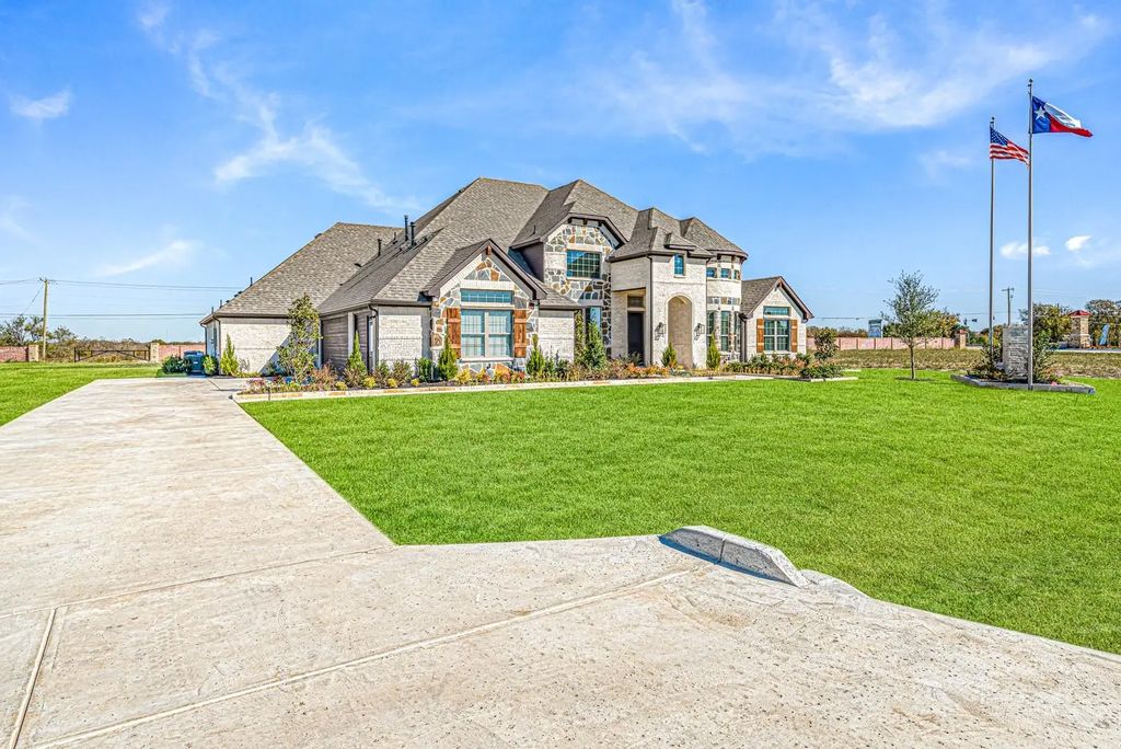 132 Liv Meadow, Waxahachie