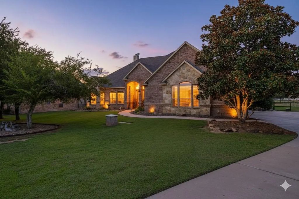 13041 Stacey Valley Drive, Azle