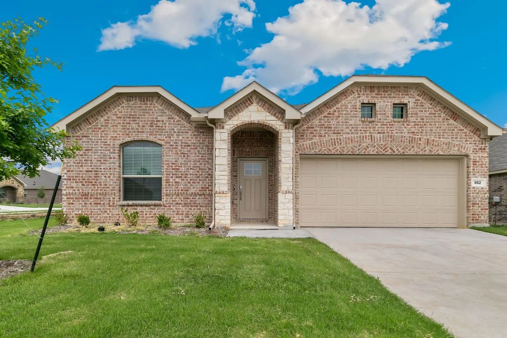 952 Dustwood Drive, Fort Worth